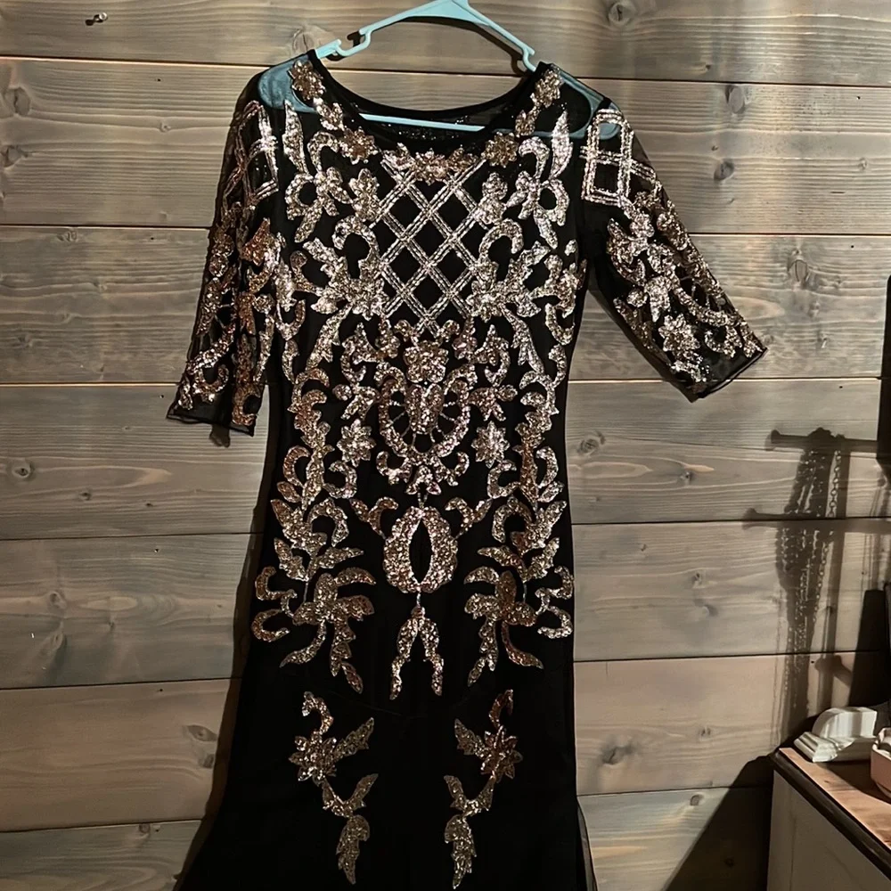 Beautiful vintage black dress with gold sequins - Picture 2 of 11